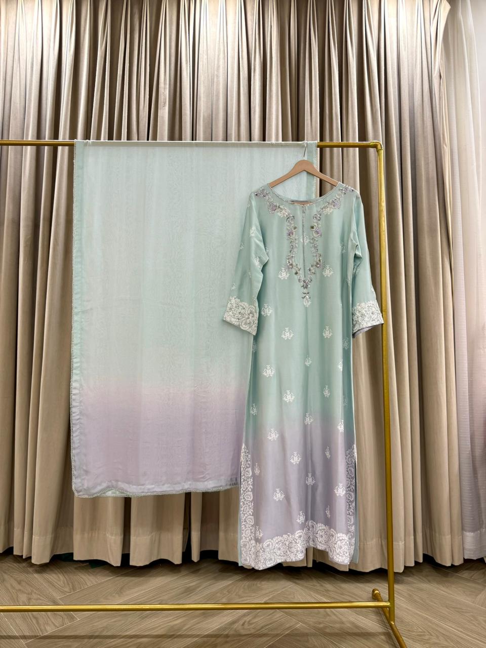 Fluer Ombre Kaftan - Image 3