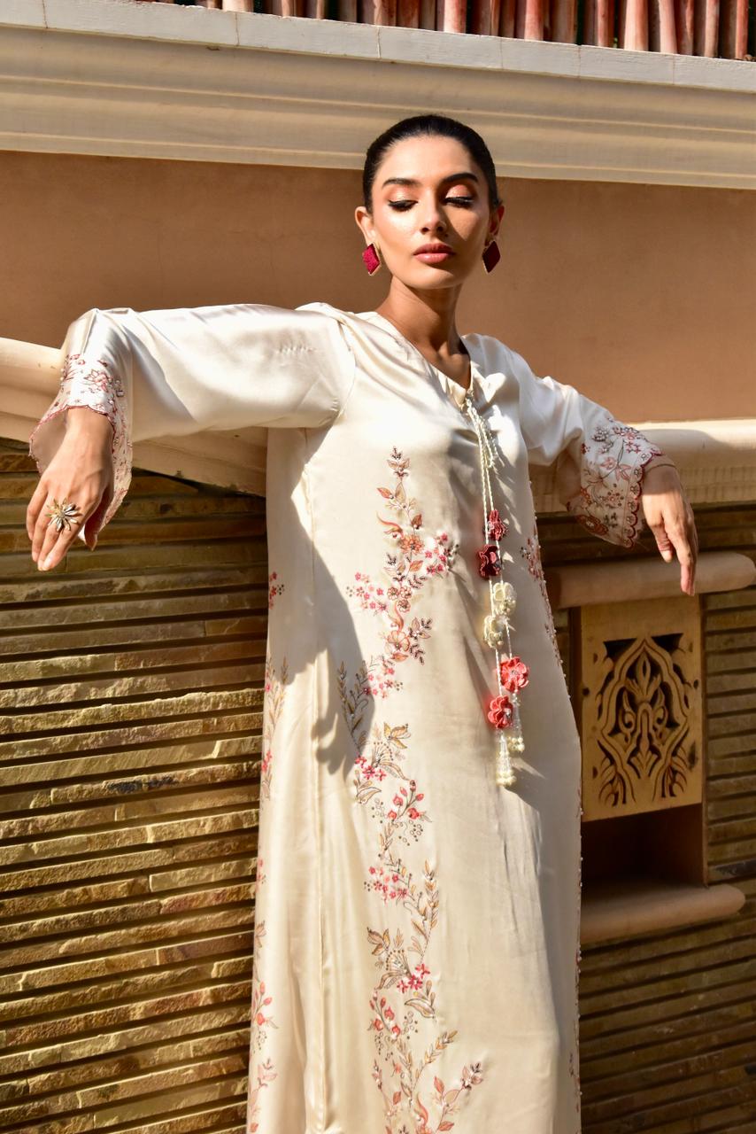 Ivory Kaftan